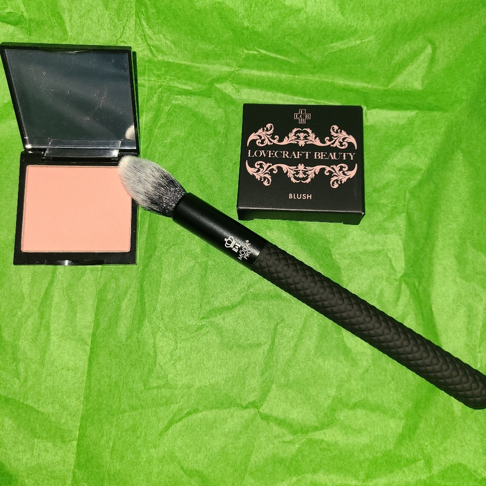 Lovecraft Beauty Blush & MODA Pro Brush Applicator